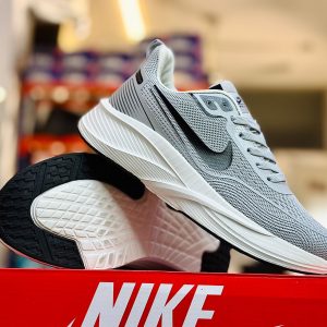 NIKE RUNNING SHOE