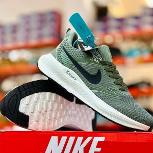NIKE RUNNING SHOE