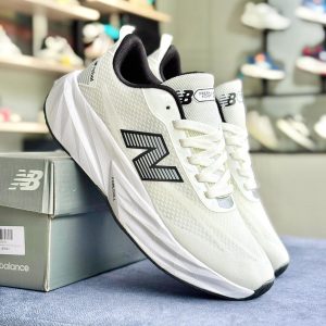 New balance Running shoe