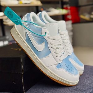 Jordan 1 Worn Blue